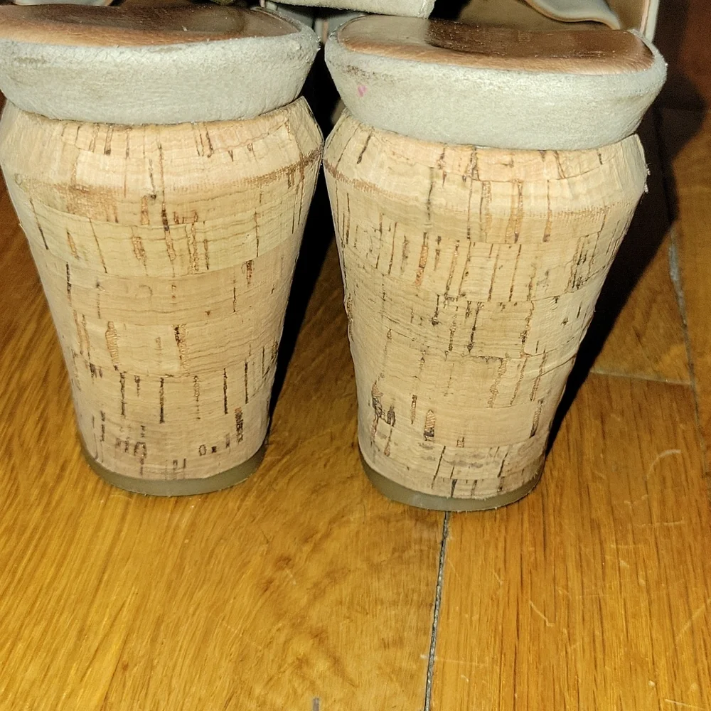 Gentle Souls Paulina criss cross strap platform cork chunky heel sandal 9